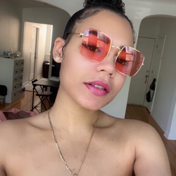 Peach π Sunnies πππ₯π₯ - Picture 4 of 6